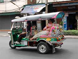 Tuk-Tuk w Bangkoku (fot. Fr).