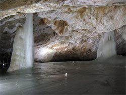 Jaskinia Doboszyńska (lodowa) w Słowackim Raju