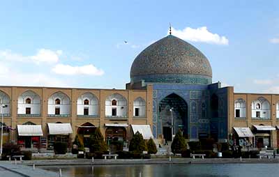 Jeden z meczetów w mieście Isfahan w Iranie.