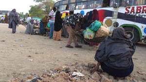 Garisa (somalijska Kenia), parkowanie autobusu do Dadaab