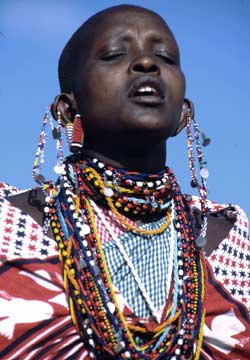 Portret Masajki (wisoka nieopodal Masai Mara)
