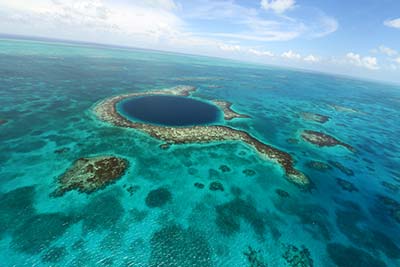 Great Blue Hole u wybrzeży Belize, fot. Belize Tourism Board