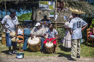 Muzycy Garifuna podczas majowego belizeńskiego Festiwalu Czekolady, fot. Belize Tourism Board.