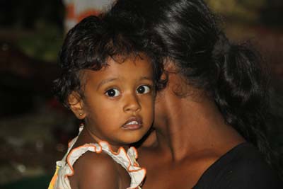 Mieszkanka Sri Lanki z dzieckiem
