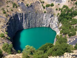 Big Hole - w Kimberley - największa kopalnia na świecie (fot. ooogies.com)