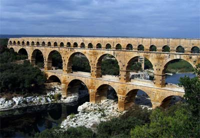 Akwedukt Pont du Gard w Langwedocji