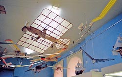 Modele samolotów w muzeum