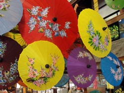 Wszechobecne tajskie parasolki