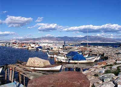 Malownicza część portu w Izmirze