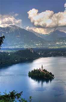 Słynna wyspa na jeziorze Bled w Słowenii, fot.wikimedia.org/Maurice - Flickr, licencja CC BY 2.0