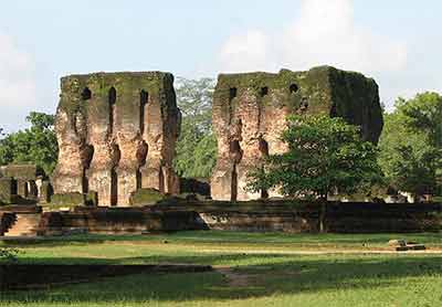 <a href='miejsce,polonnaruwa,27.html
'>Polonnaruwa</a> - ruiny pałacu królewskiego.