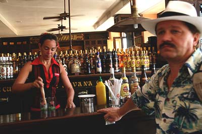Bar w muzeum rumu w <a href='miejsce,hawana,142.html
'>Hawanie</a>.