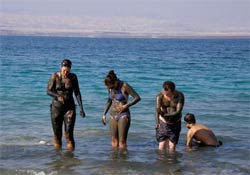 Kąpiel błotna w Morzu Martwym