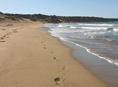 Piaszczysta plaża Lara Beach