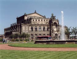 Budynek Opery Sempera w Dreźnie